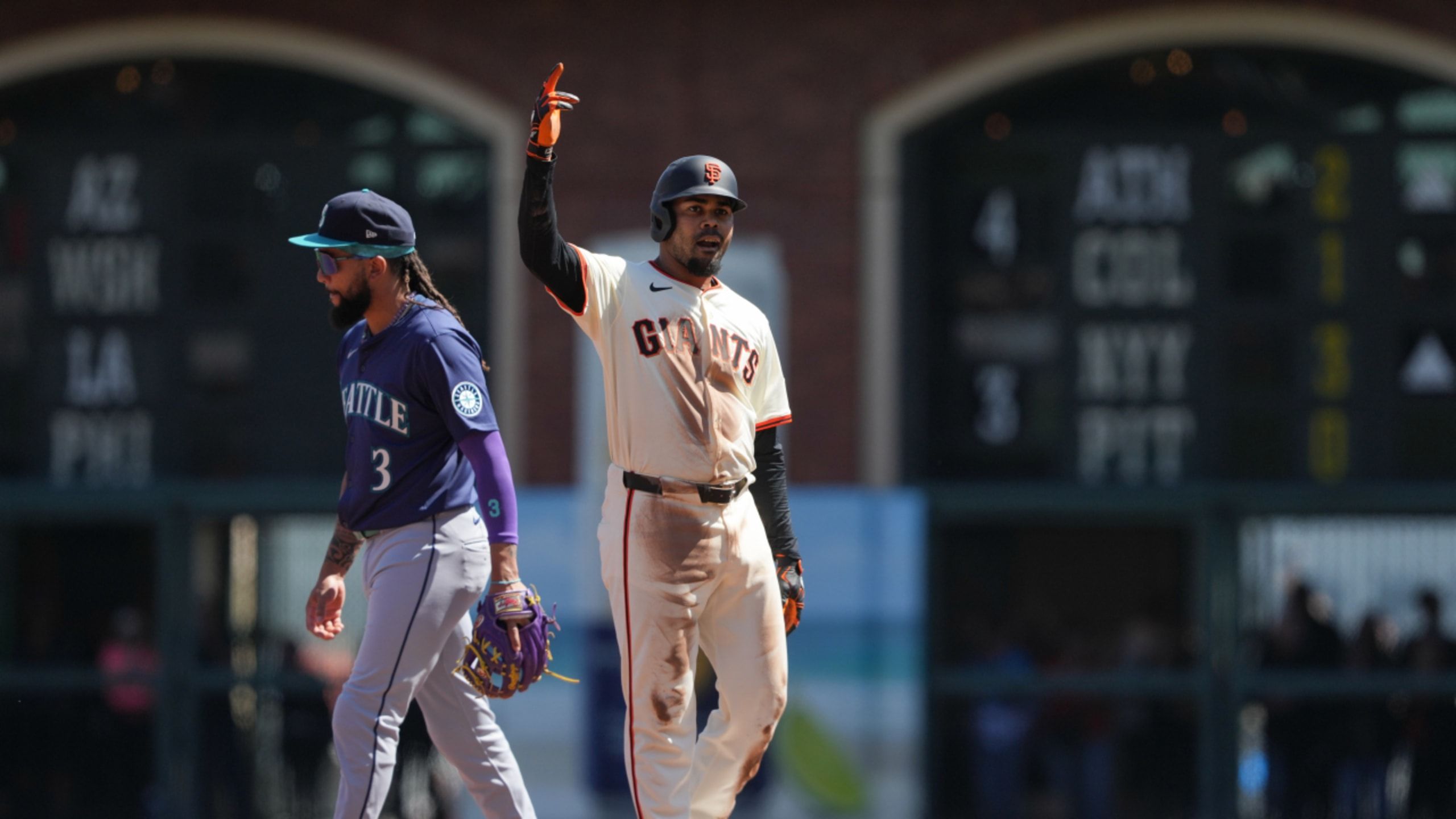 2560x1440 MLB scores: Willy Adames walks it off for Giants in wild home opener