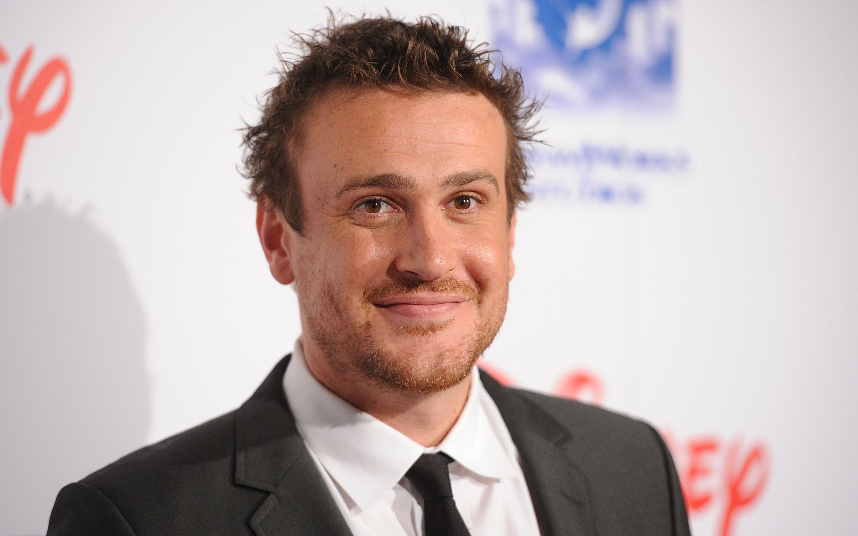 2880x1800 Download American Actor Celebrity Jason Segel HD Wallpaper