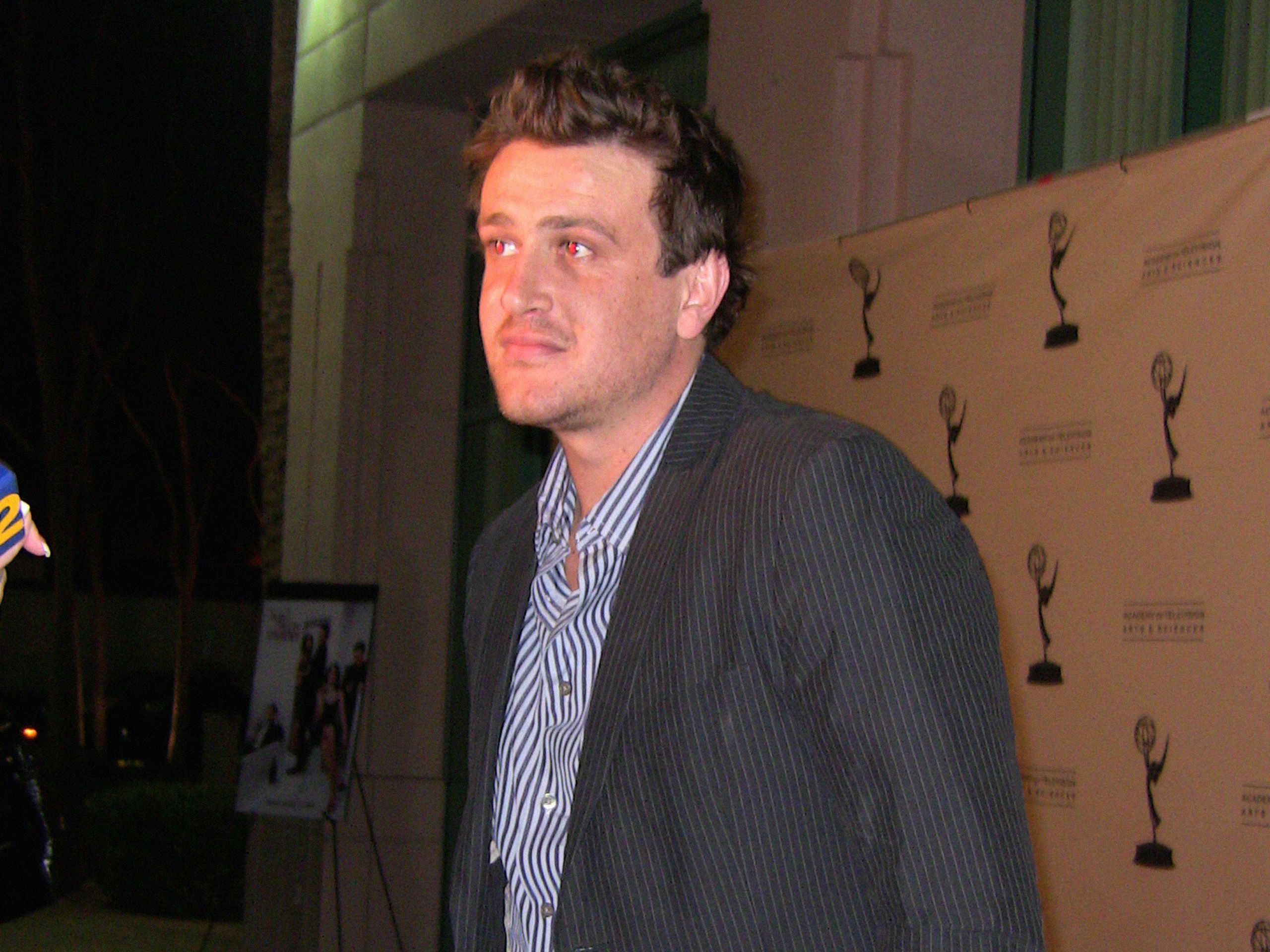 2560x1920 Jason Segel Wallpaper