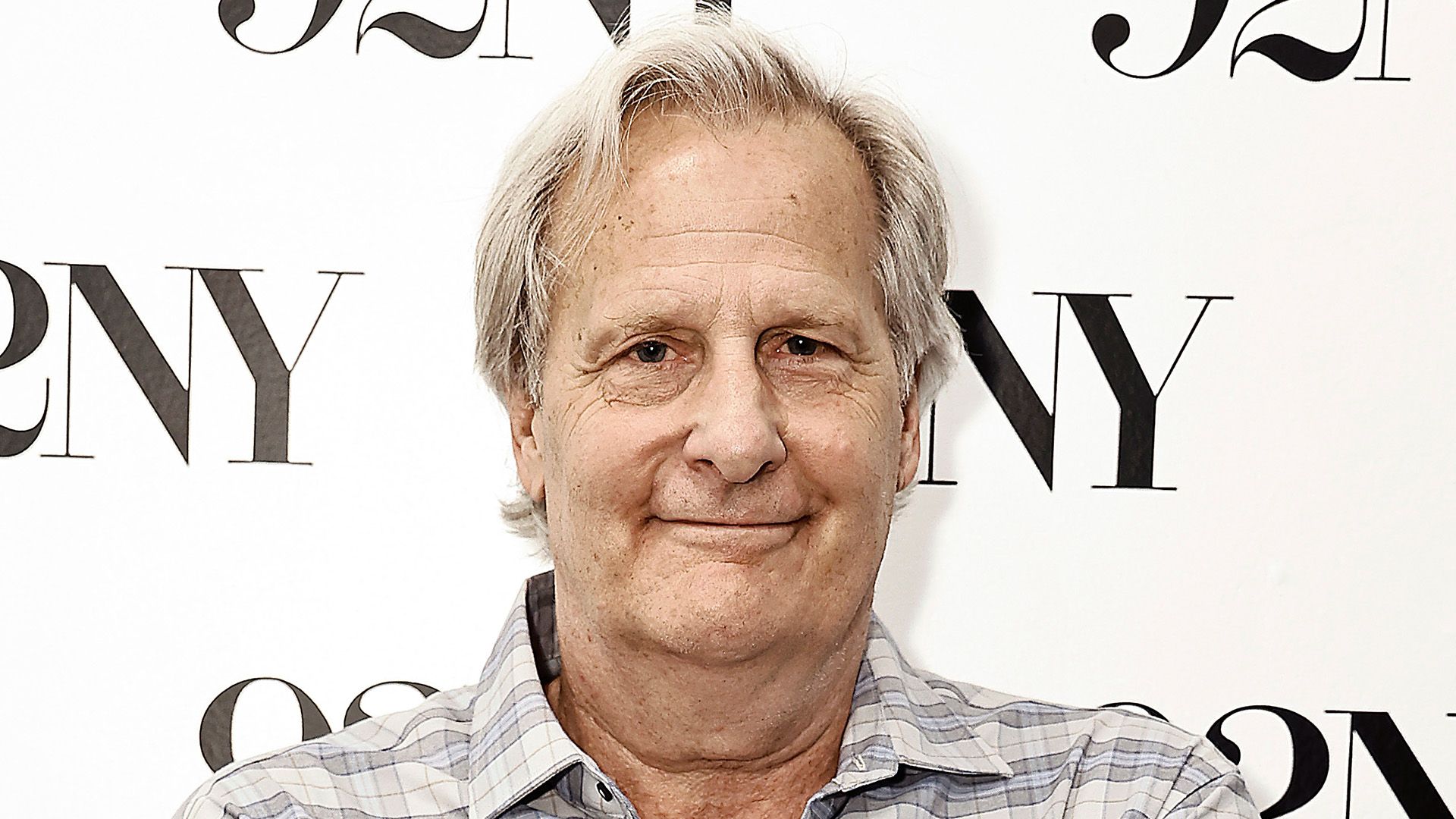 1920x1080 Jeff Daniels feared Dumb and Dumber scene would 'end my career' as star 'almost passed out' trying to 'go all the way'