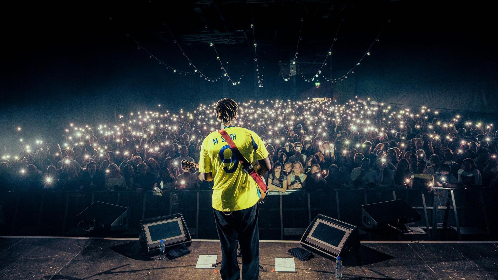 2048x1152 Myles Smith: Life has changed 'massively' since Big Weekend