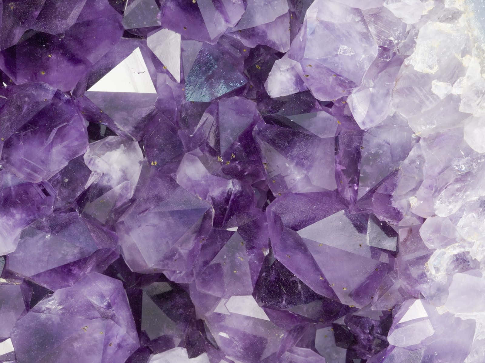 1600x1200 Aesthetic Crystal Wallpaper