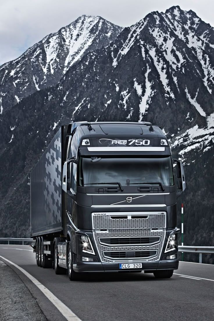 736x1104 VOLVO FH16 750 of Sweden