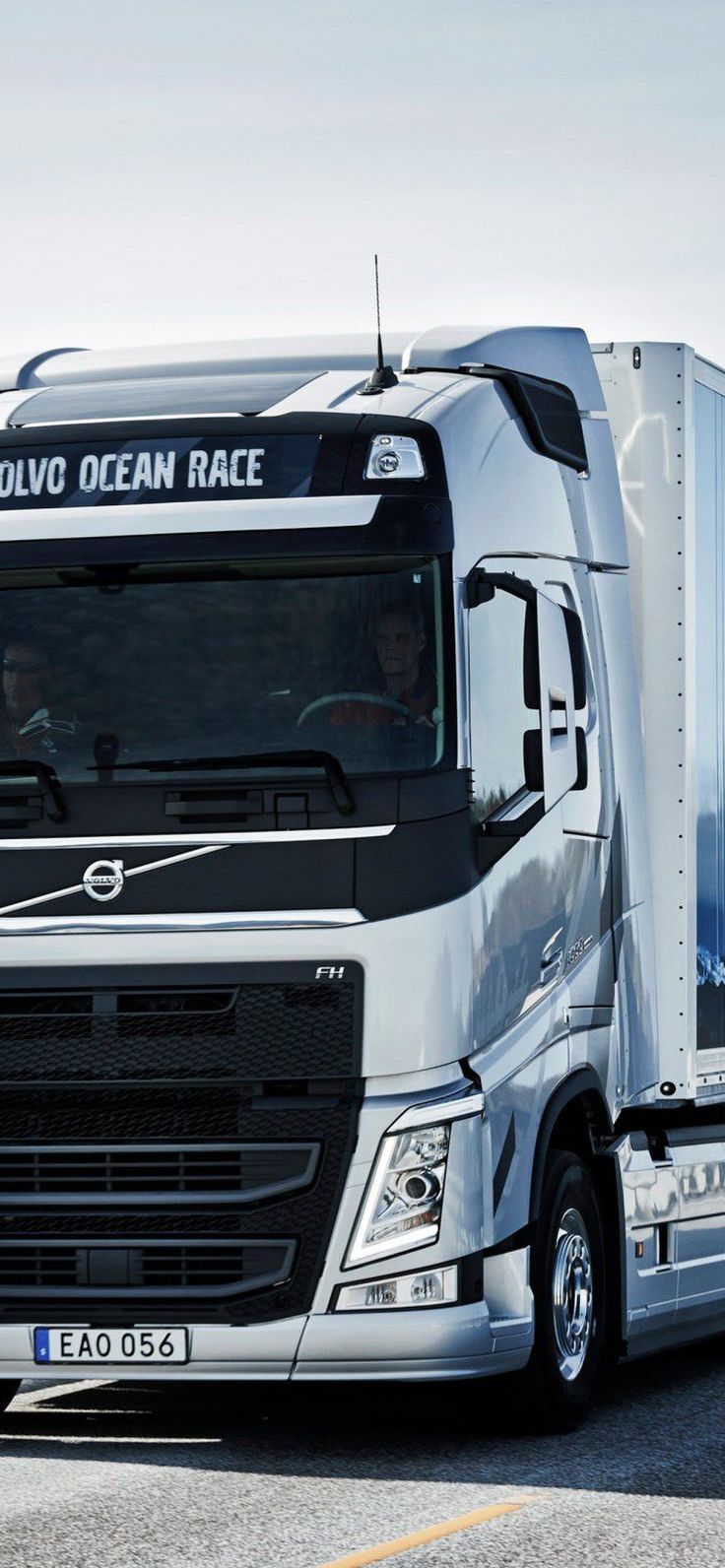 736x1592 Volvo Fh Wallpaper