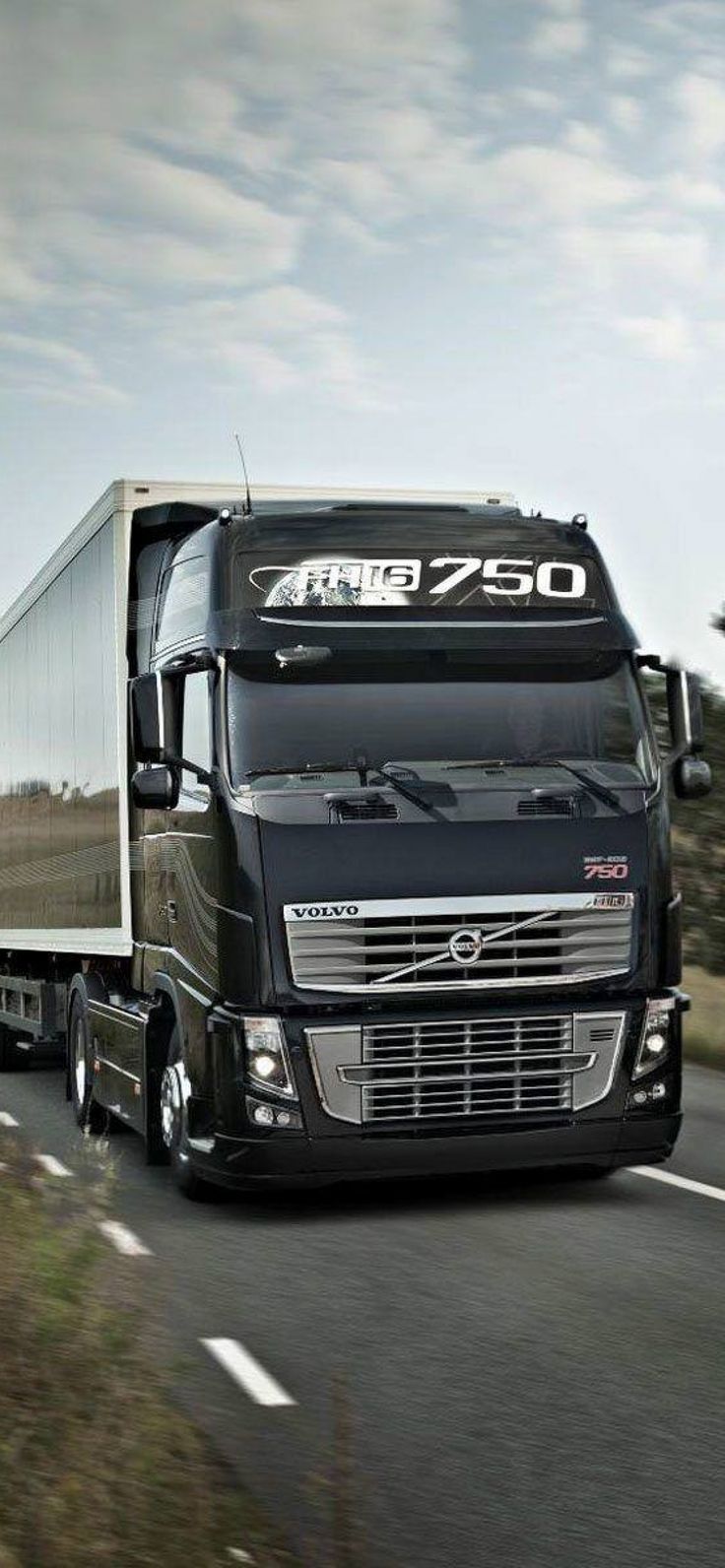 736x1592 Volvo FH16 Truck 4K 2020 HD iPhone Mac