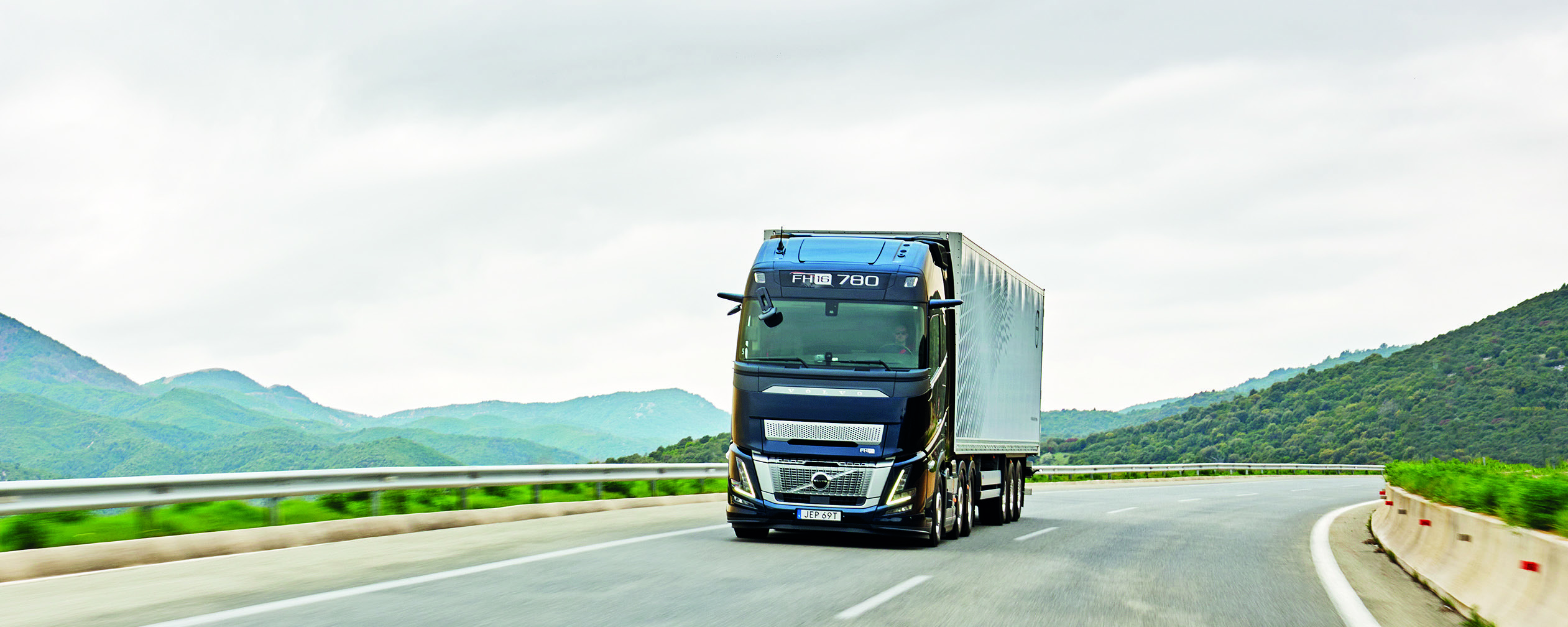 2522x1008 Volvo FH16 Aero 780 review