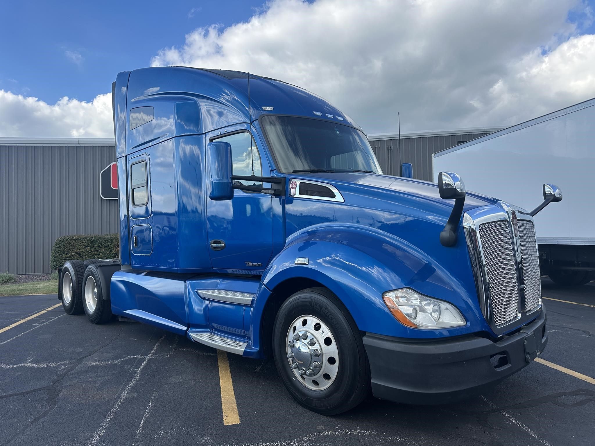 2048x1536 KENWORTH T680