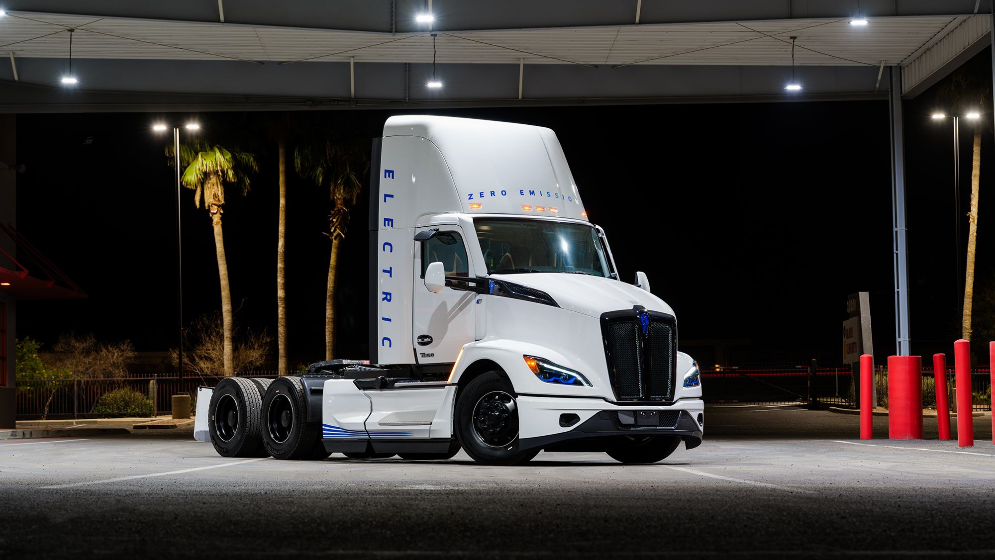 2000x1126 T680E