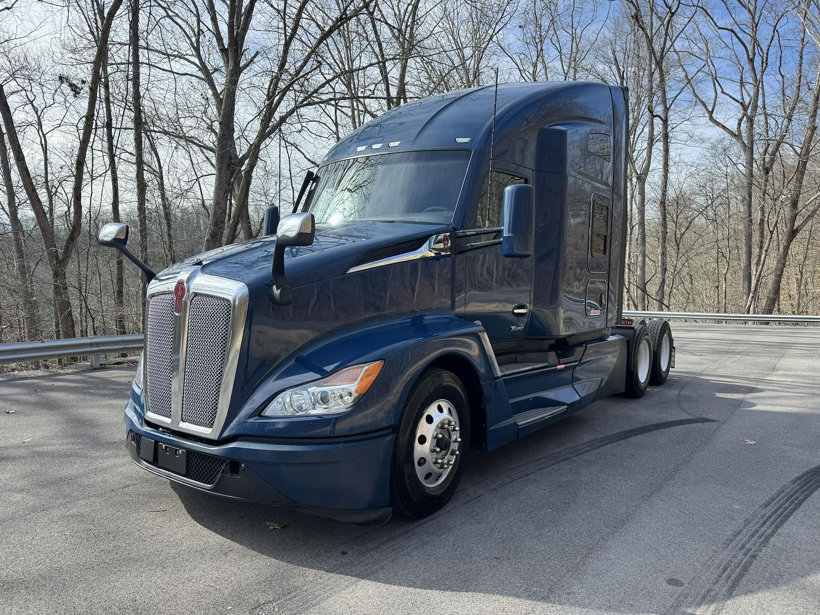 1600x1200 Used 2023 Kenworth T680 Semi Truck in Leawood, KS