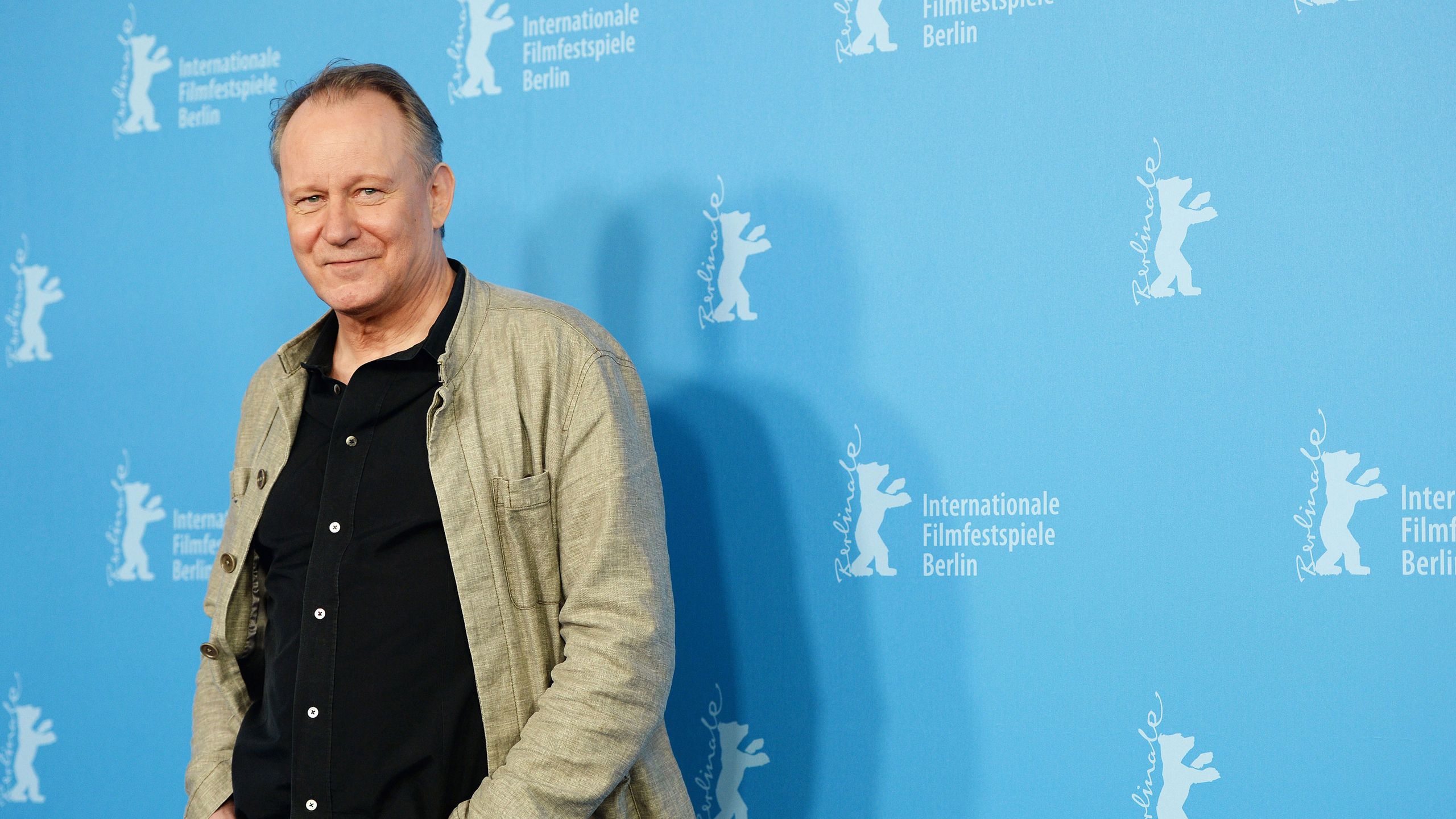 2560x1440 Stellan Skarsgård on Architecture, Filming in Norway, and His Secret Passion