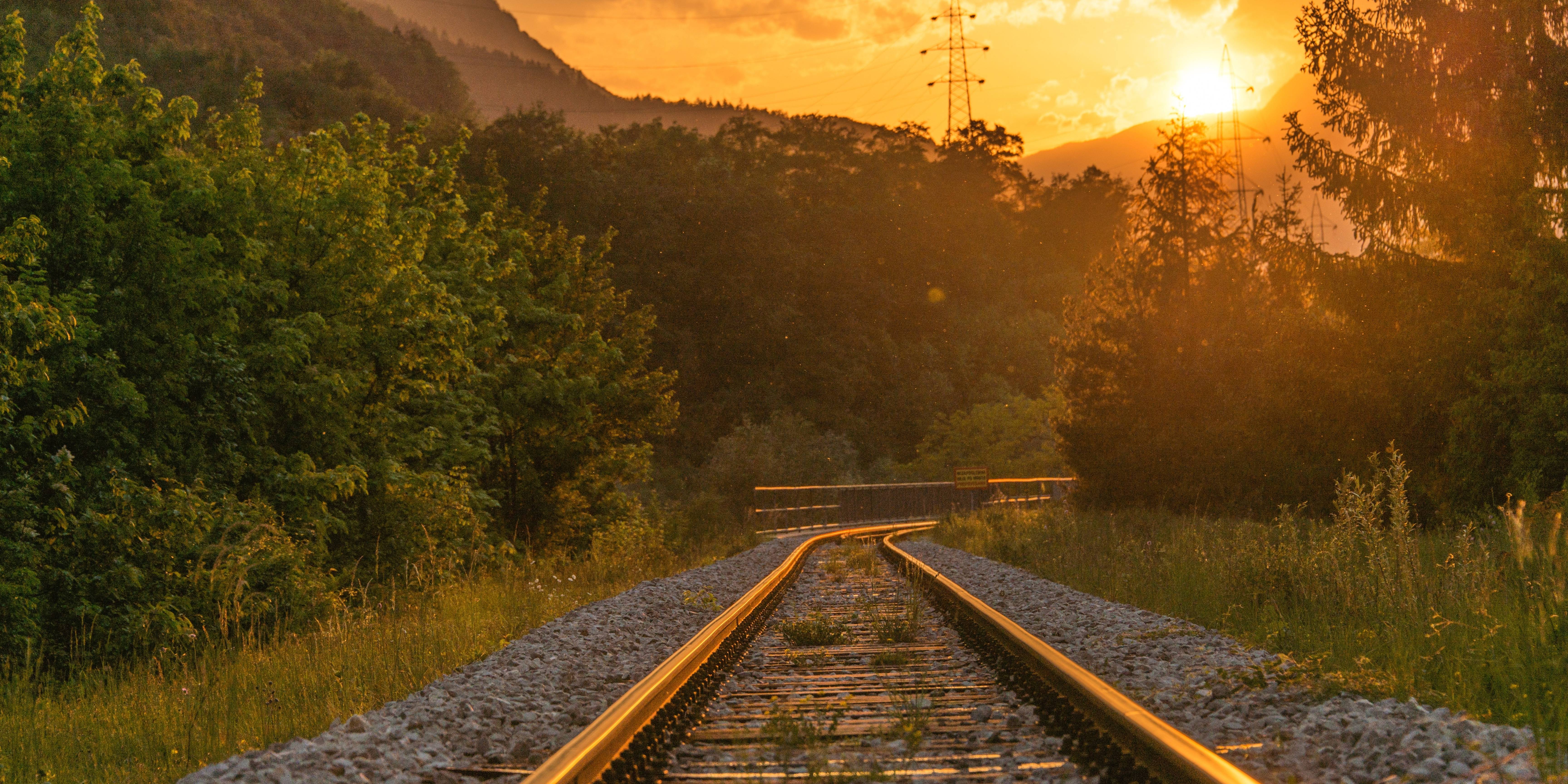 6912x3456 The Orient Express: A Golden Era of Travel