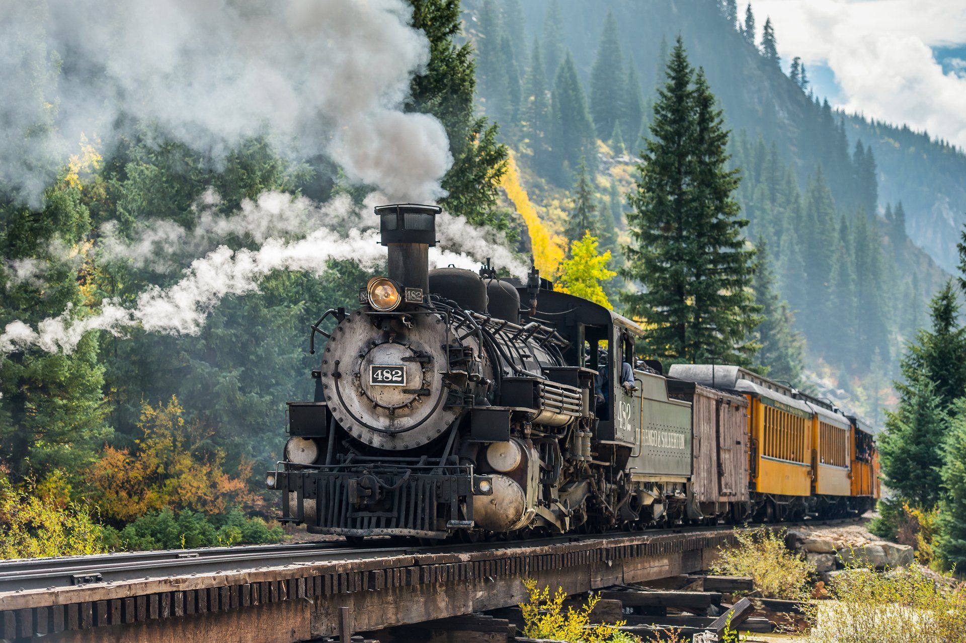 1920x1278 4K Ultra HD Steam Locomotive Adventure Wallpaperx2795