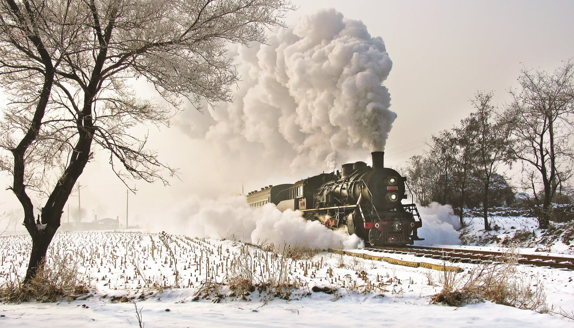 2008x1148 China's steam trains captured in new photo book