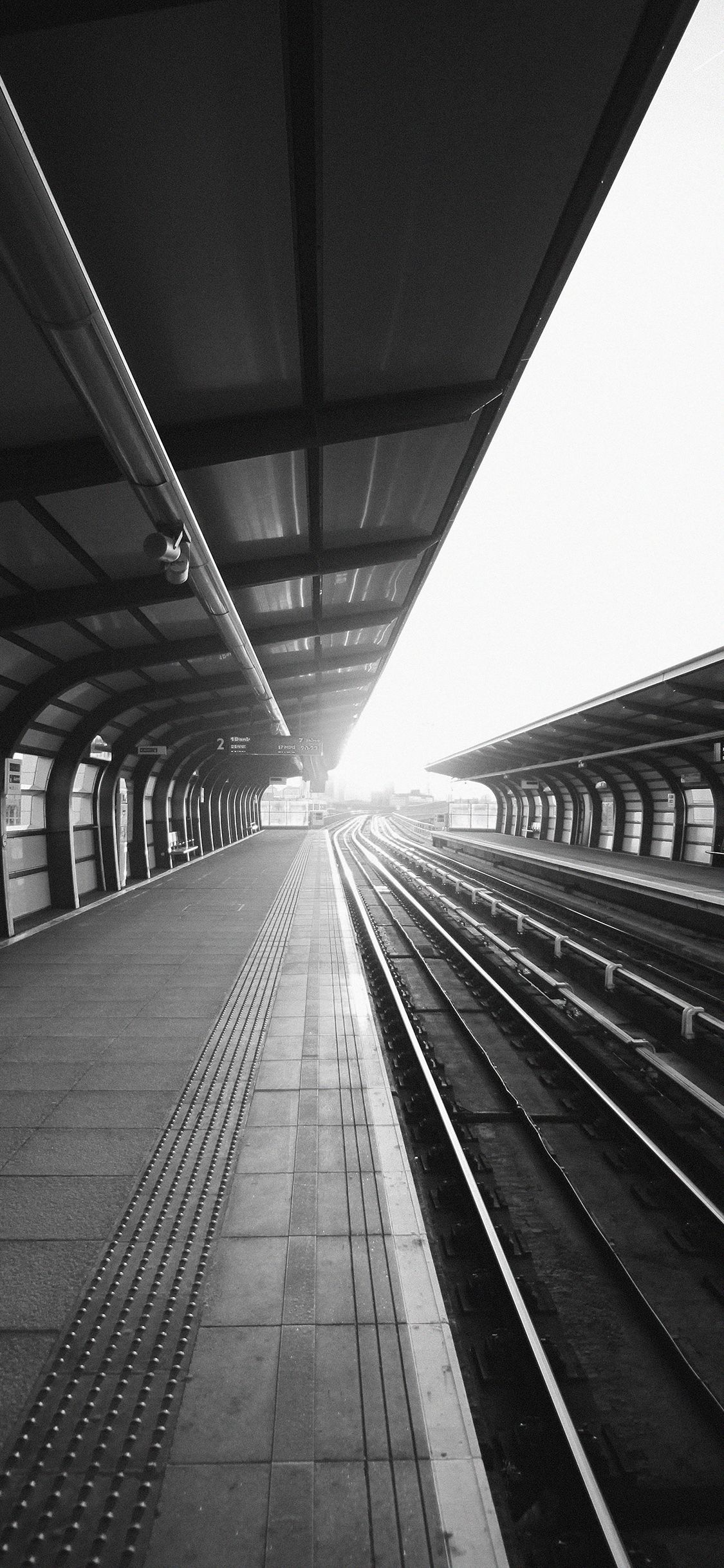 1125x2436 iPhoneXpapers station s charles city dark bw sun