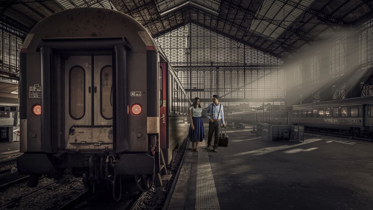 1280x722 Free Train Couple & Train Image