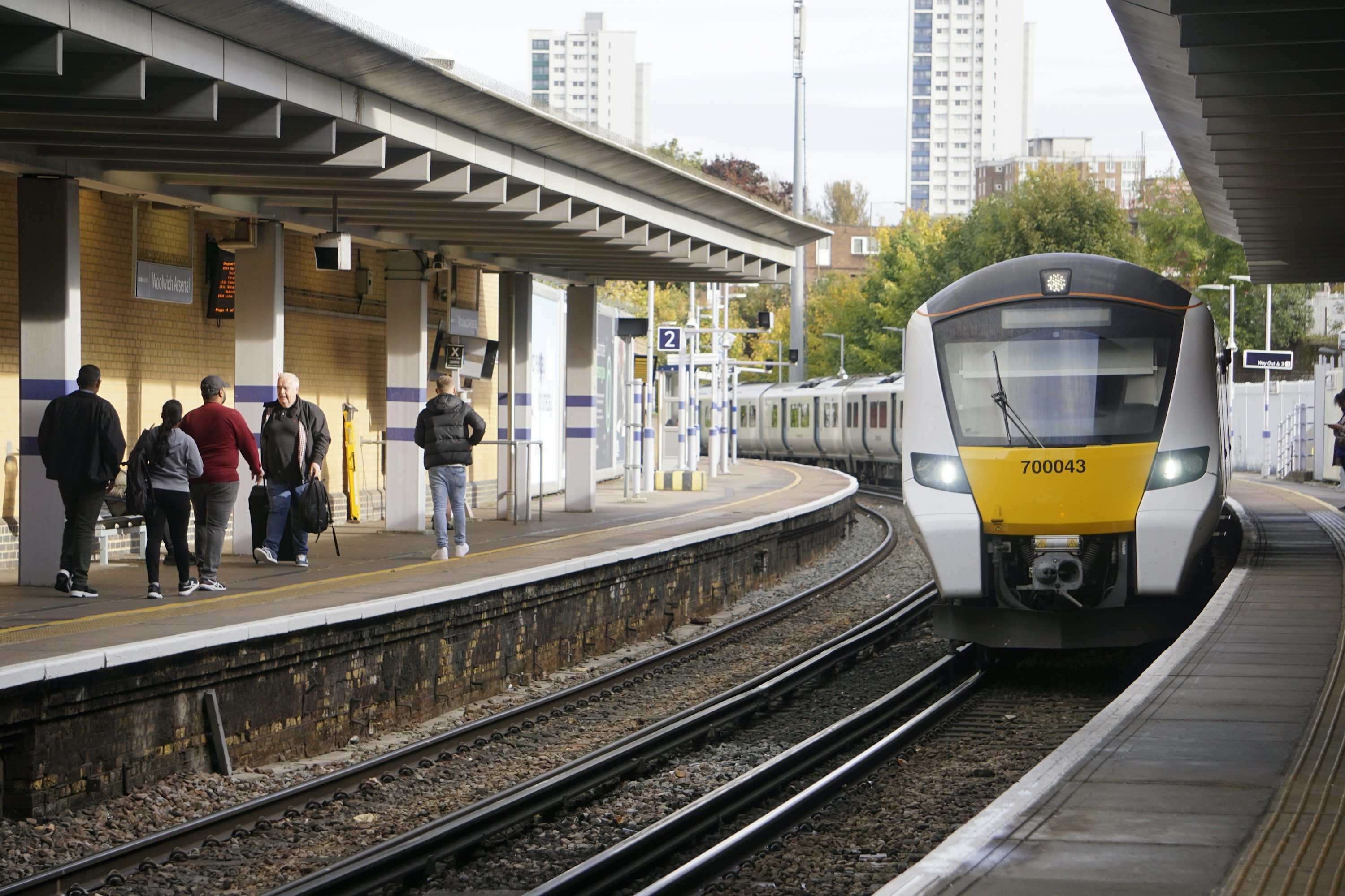 3000x2000 Uk Train Picture. Download Free Image