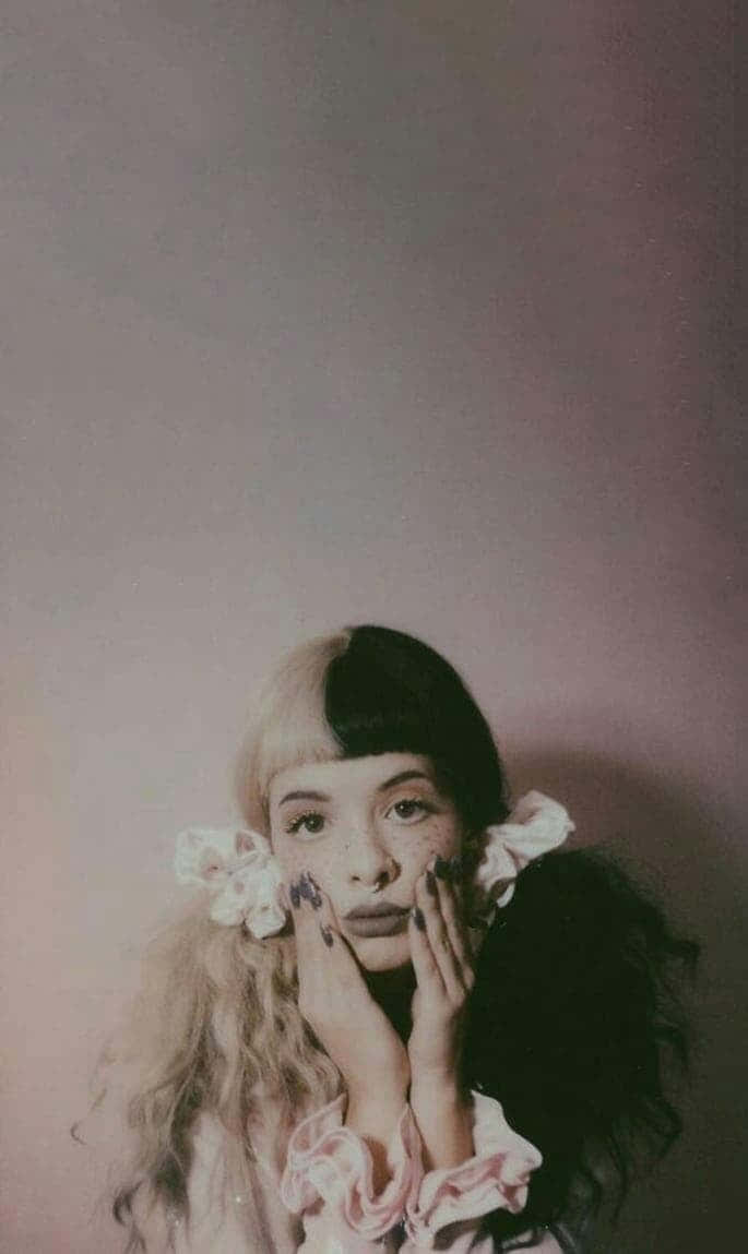 685x1149 Melanie Martinez Aesthetic Wallpaper