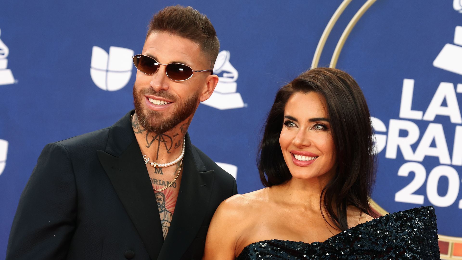 1920x1080 Sergio Ramos y Pilar Rubio posan juntos en los Premios Grammy Latinos: los detalles de su look