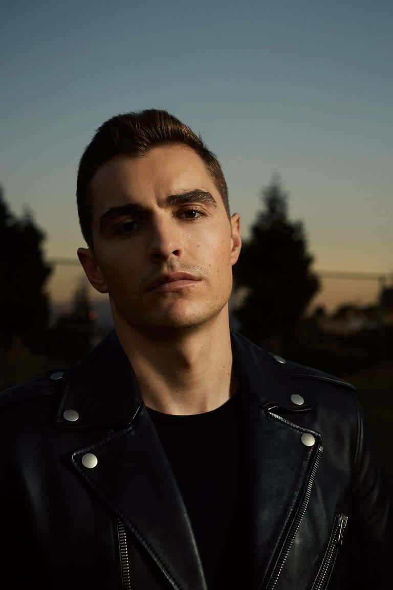 768x1152 Download Hombres Guapos Dave Franco Wallpaper
