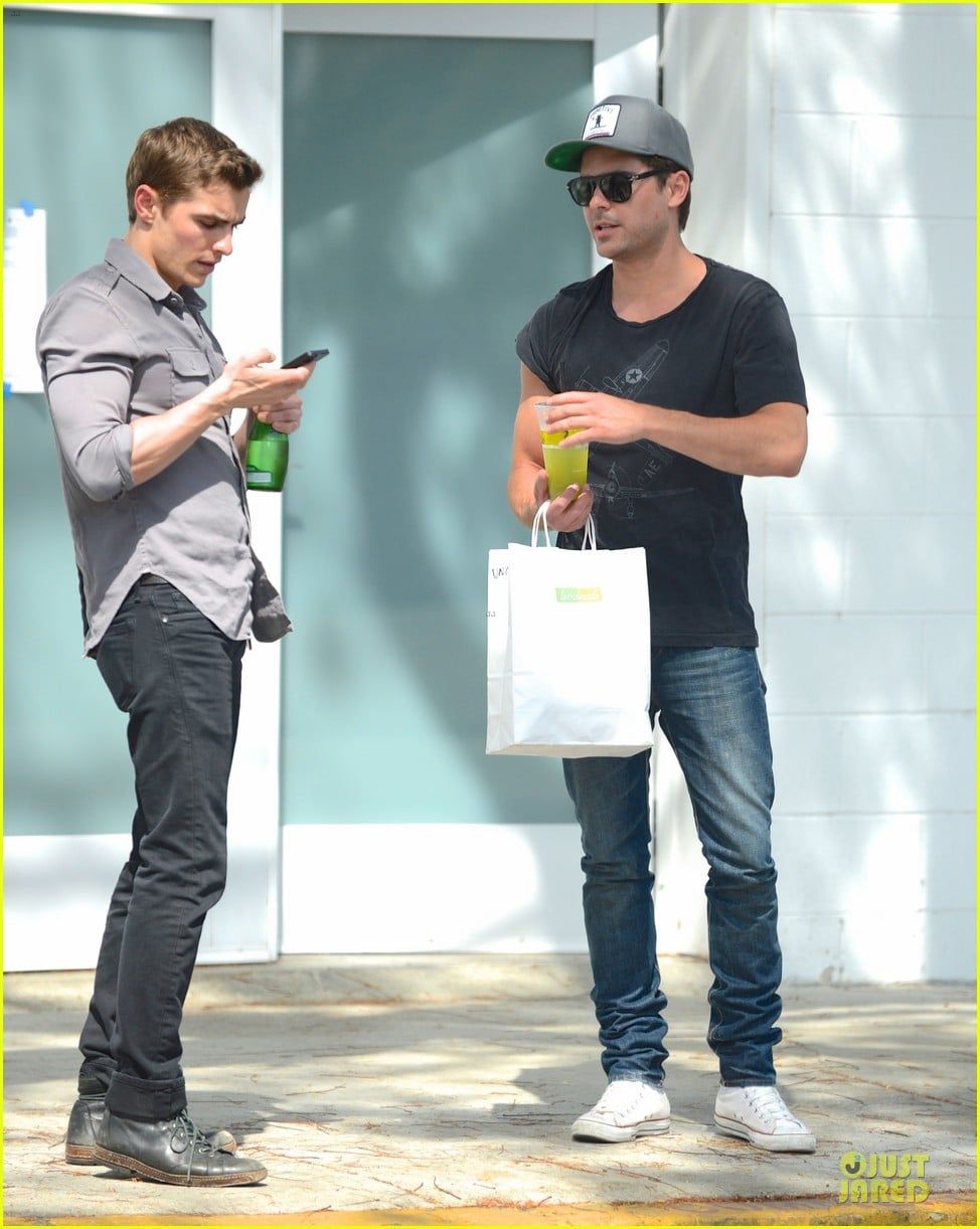 974x1222 Zac Efron: 'Townies' Set with Dave Franco!: Photo 2840093. Dave Franco, Townies, Zac Efron Photo. Just Jared: Entertainment News