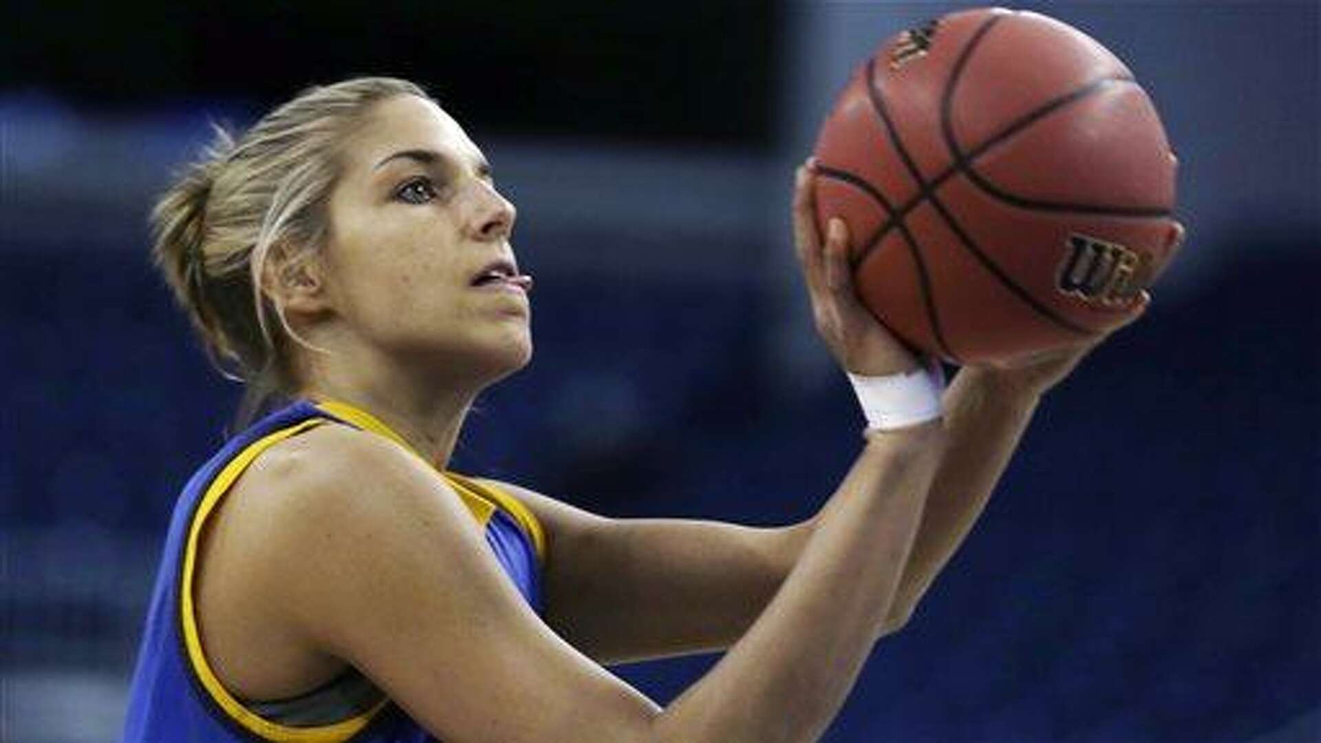 1920x1080 NCAA WOMEN'S BASKETBALL: Delaware's Elena Delle Donne not looking past Kentucky to UConn