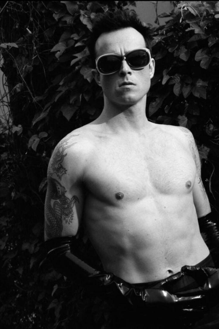 736x1104 Scott Weiland Wallpaper