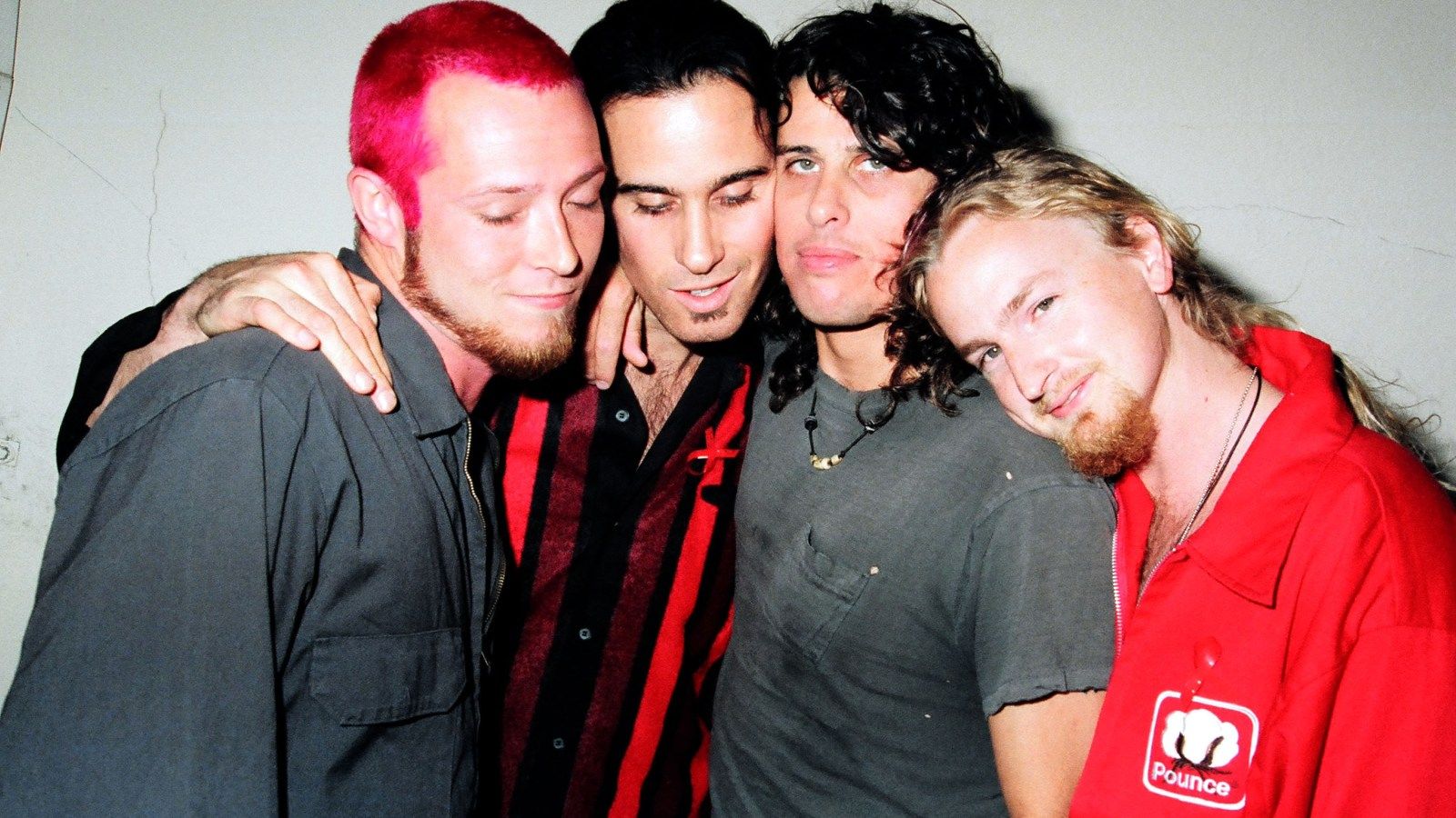 1600x900 Watch Stone Temple Pilots' Heartfelt Musical Tribute to Scott Weiland