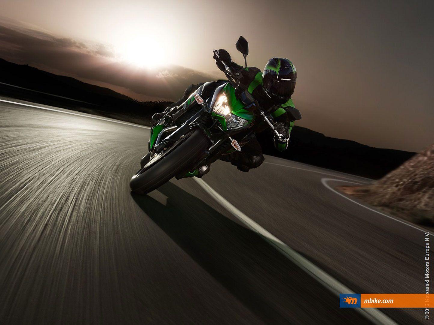 1444x1083 Kawasaki Z800 Wallpaper