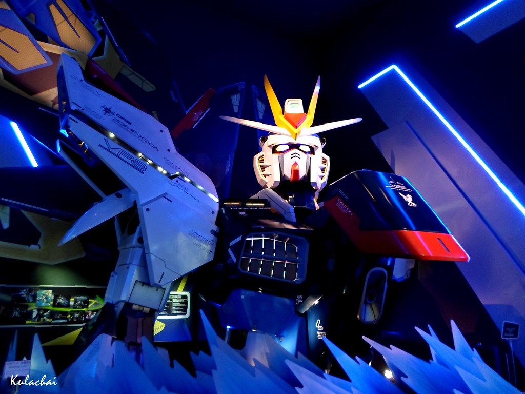 1024x768 The Real Gundam Cockpit. The cockpit of Strike Freedom Gund