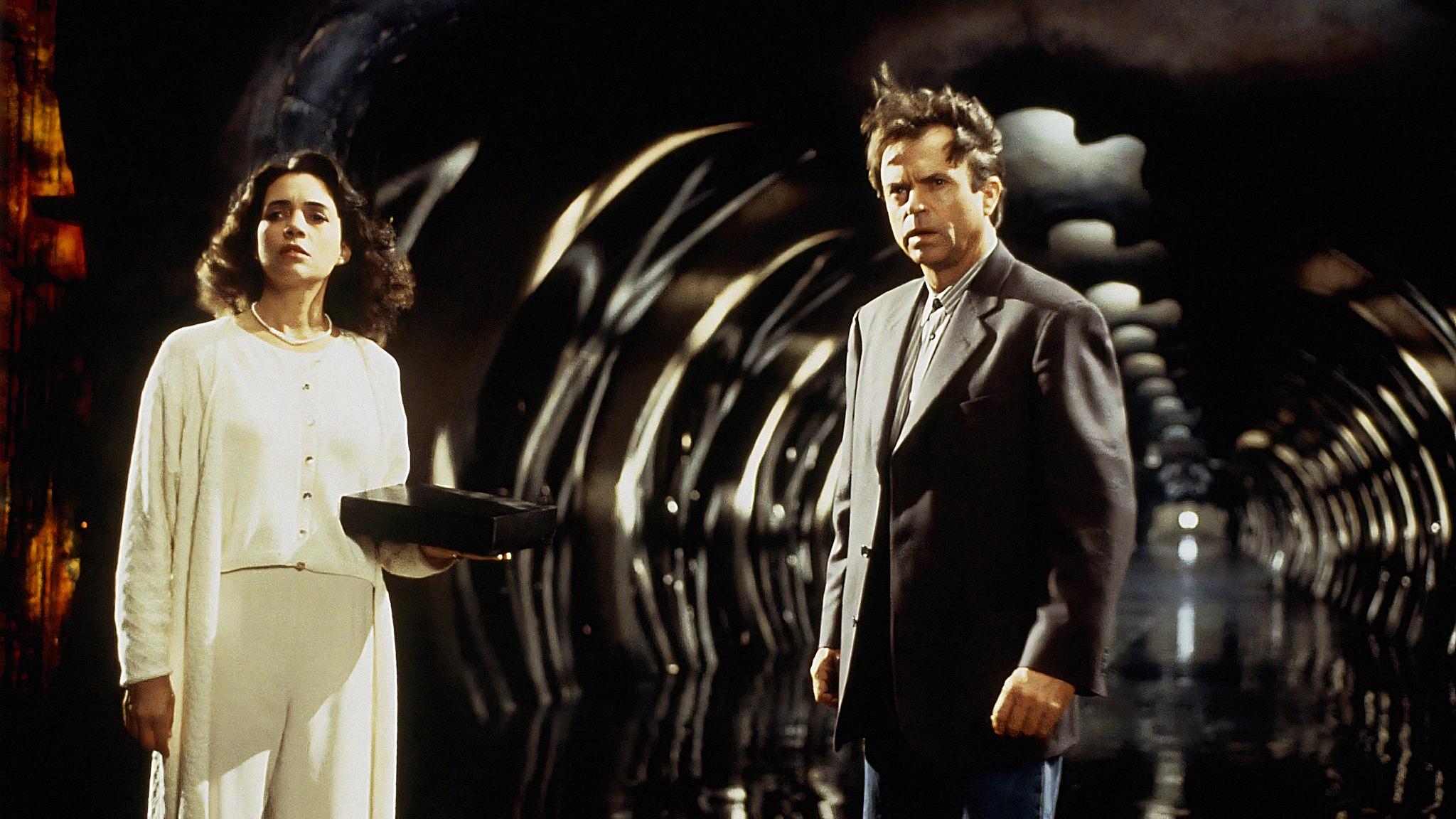 2048x1152 In the Mouth of Madness (1995)