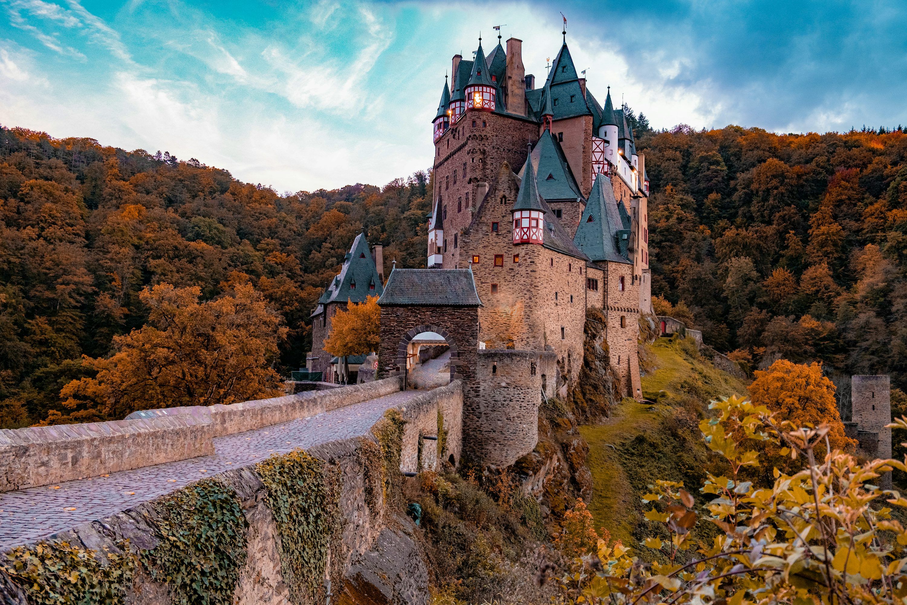 3000x2000 Burg Eltz Picture. Download Free Image