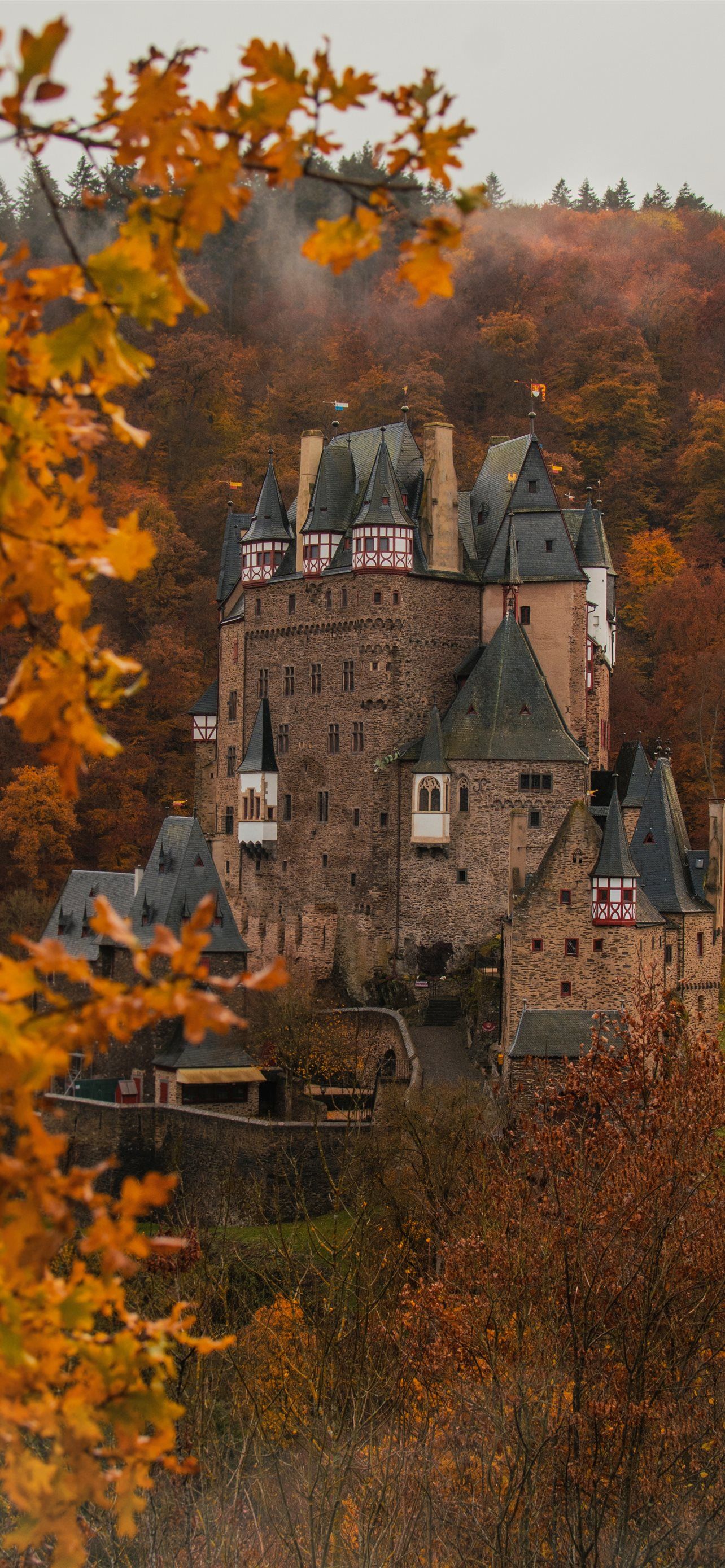 1284x2778 Best Burg eltz iPhone HD Wallpaper