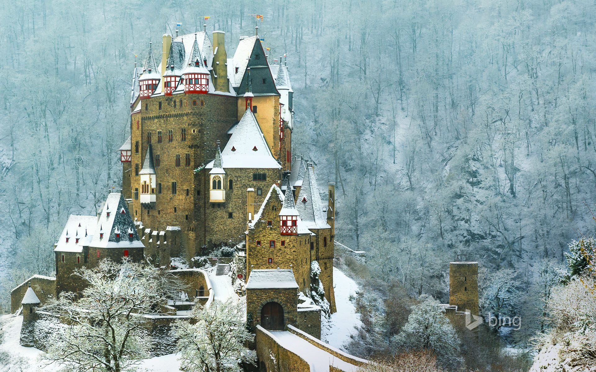 1920x1200 Eltz Castle between Koblenz and Trier, Germany Wallpaper