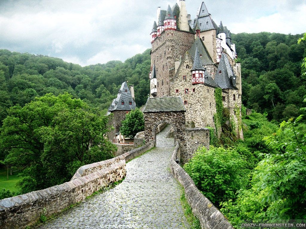 1024x768 Eltz Castle OF EUROPE