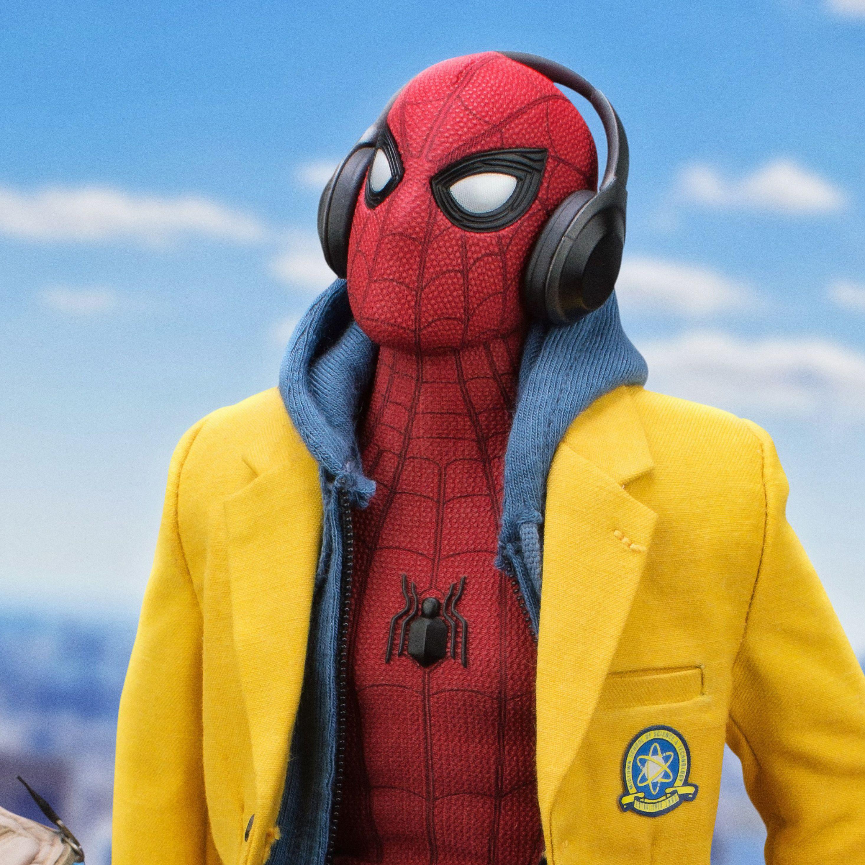 2932x2932 Spiderman Listening Music iPad Pro Retina Display HD 4k