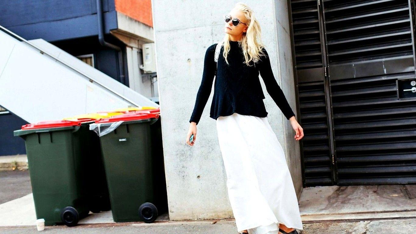 1366x768 women, Street Style, Fashion Wallpaper HD / Desktop and Mobile