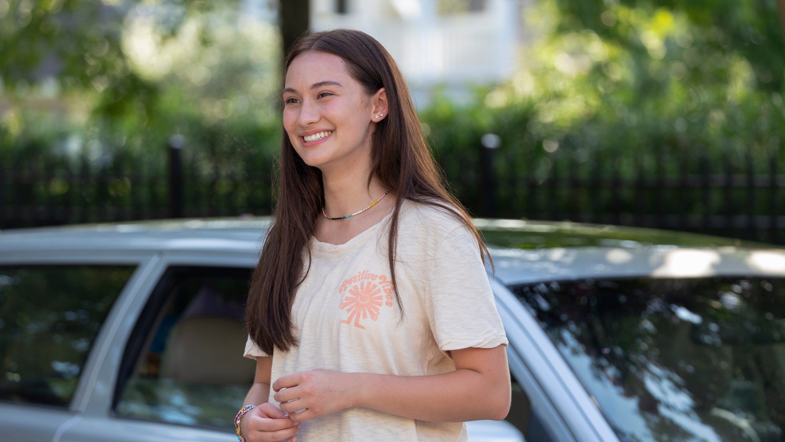 2560x1440 Lola Tung faces major task with 'The Summer I Turned Pretty'. KGET 17 News