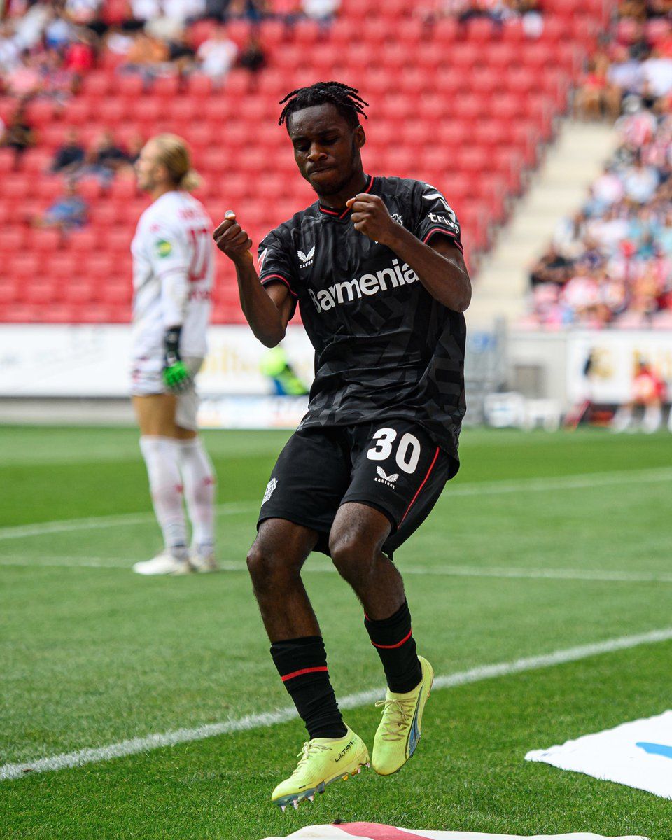 960x1200 Great reaction from all the team after this difficult start to the season! So happy to score again ⚽️⚽️