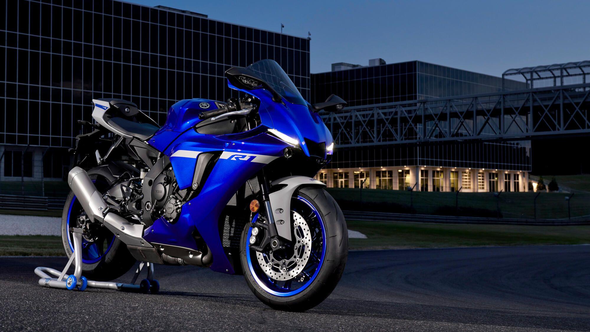 2000x1125 R1