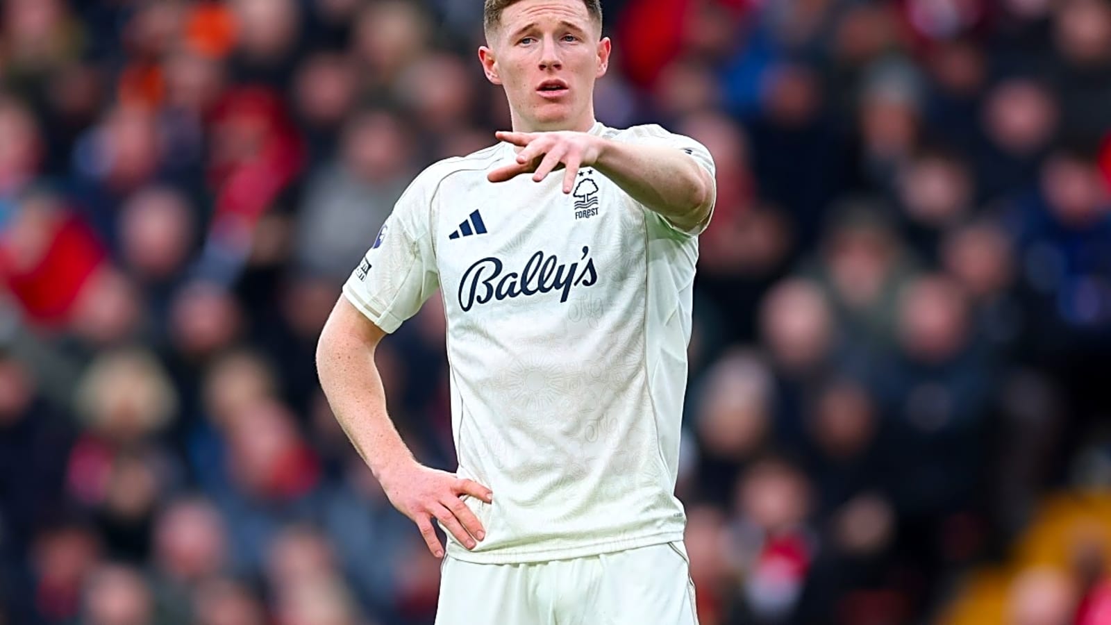 1600x900 Man United identify top midfield target but transfer is only possible in the summer