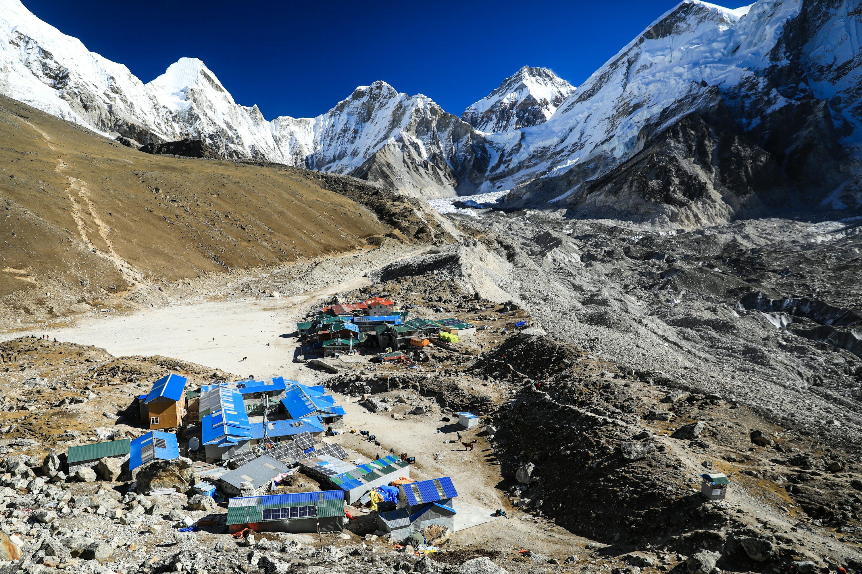 3000x2000 Everest Base Camp Trek Picture. Download Free Image