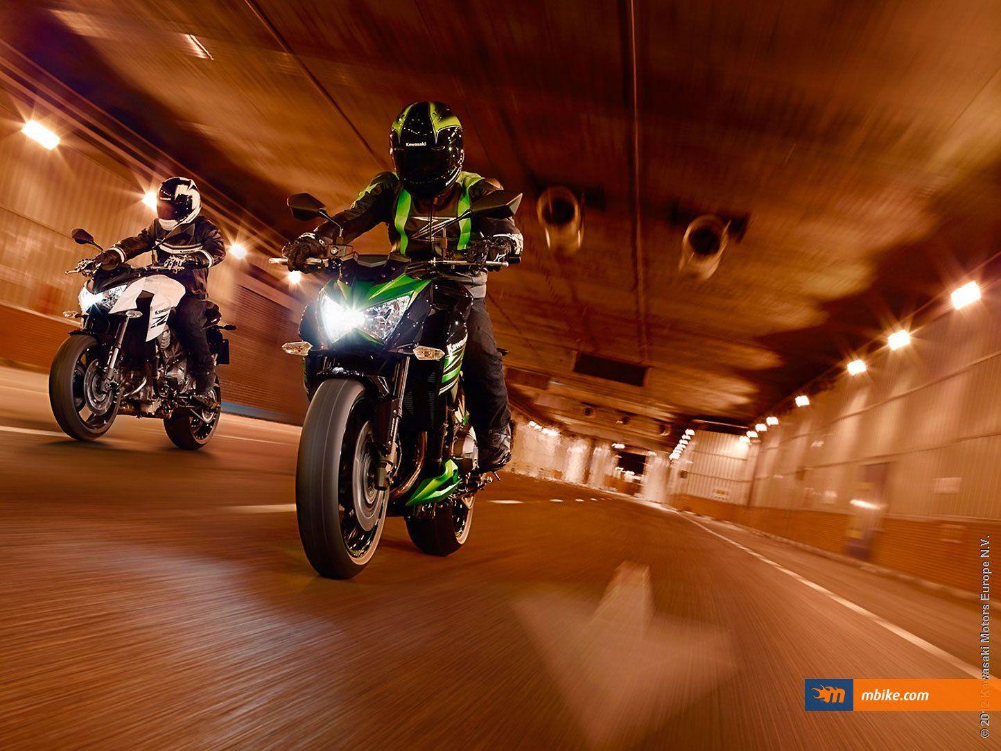 1444x1083 Kawasaki Z800 Wallpaper