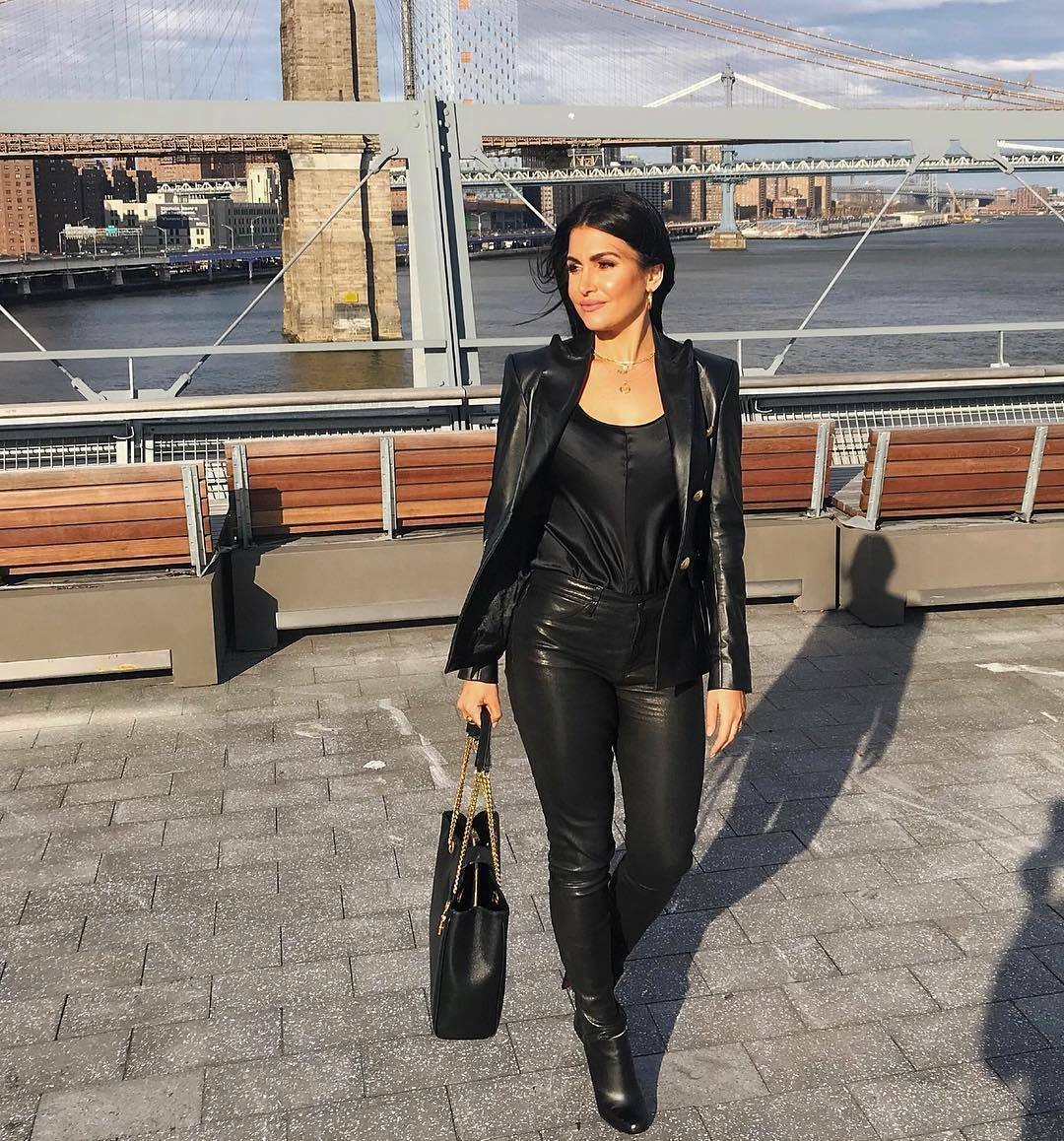 1080x1158 BEAUTIFUL SPORTS REPORTER MOLLY QERIM 8X10 PHOTO W BORDERS