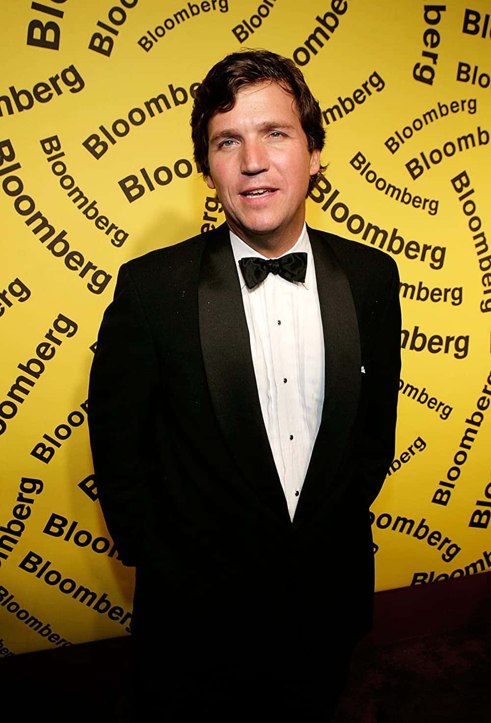 1000x1472 Download Tucker Carlson Wallpaper