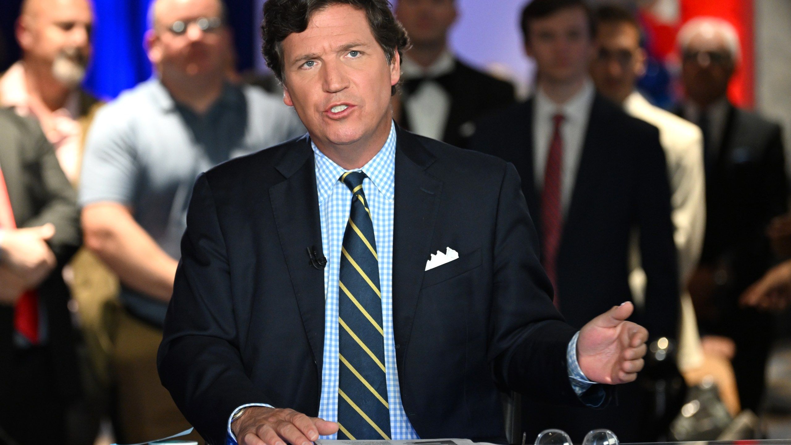 2560x1440 Tucker Carlson deja FOX