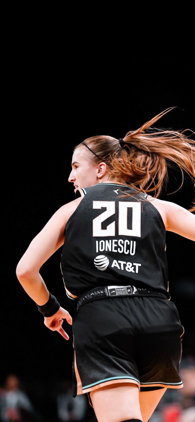 828x1792 Sabrina Ionescu Wallpaper