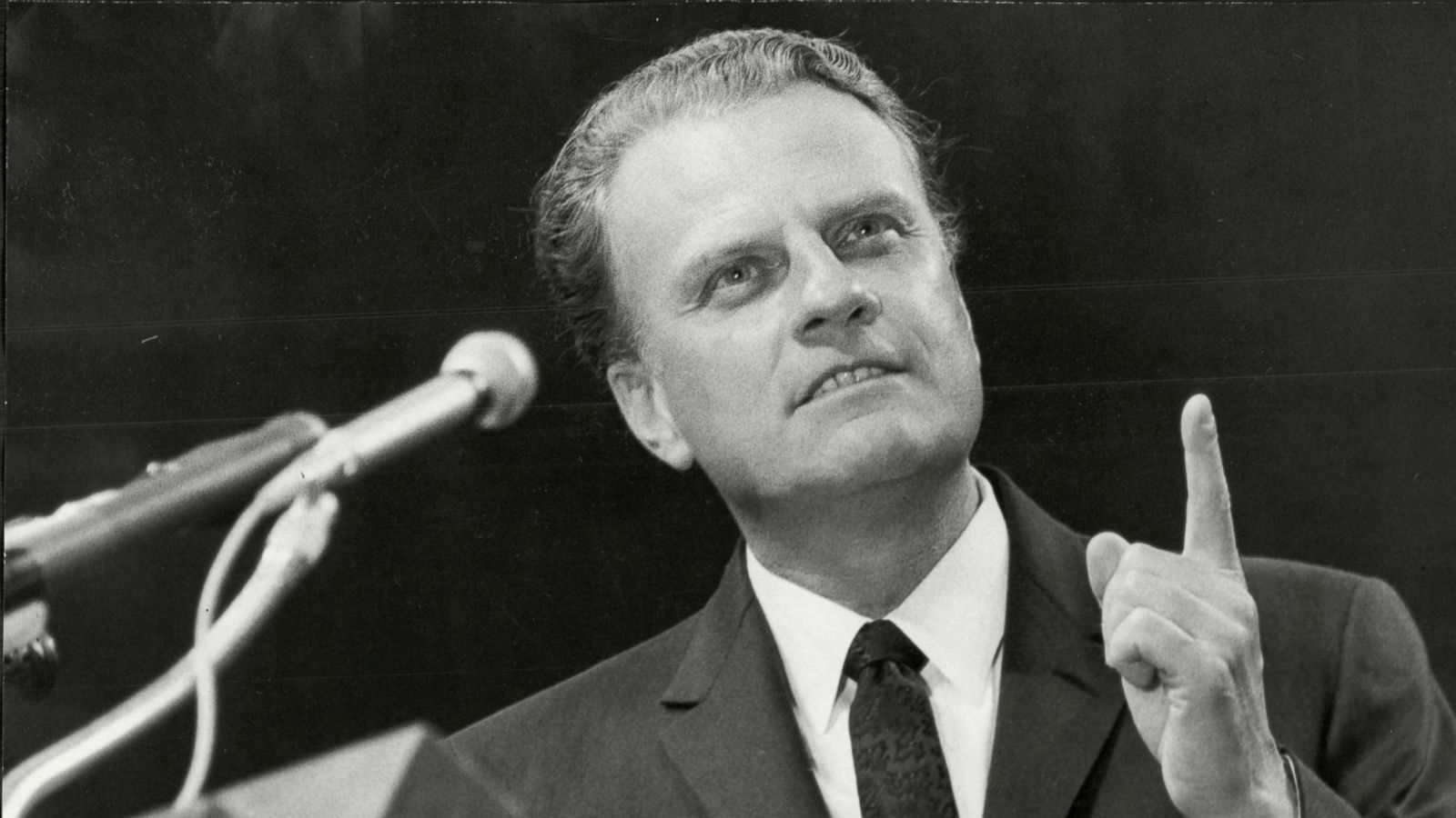 1600x900 Evangelist Billy Graham dies
