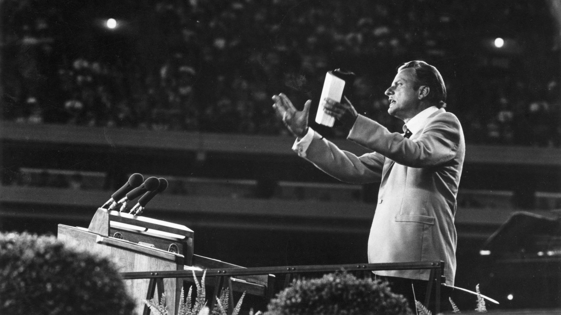 1920x1080 Evangelical magazine founded by Billy Graham calls for Trump's removal