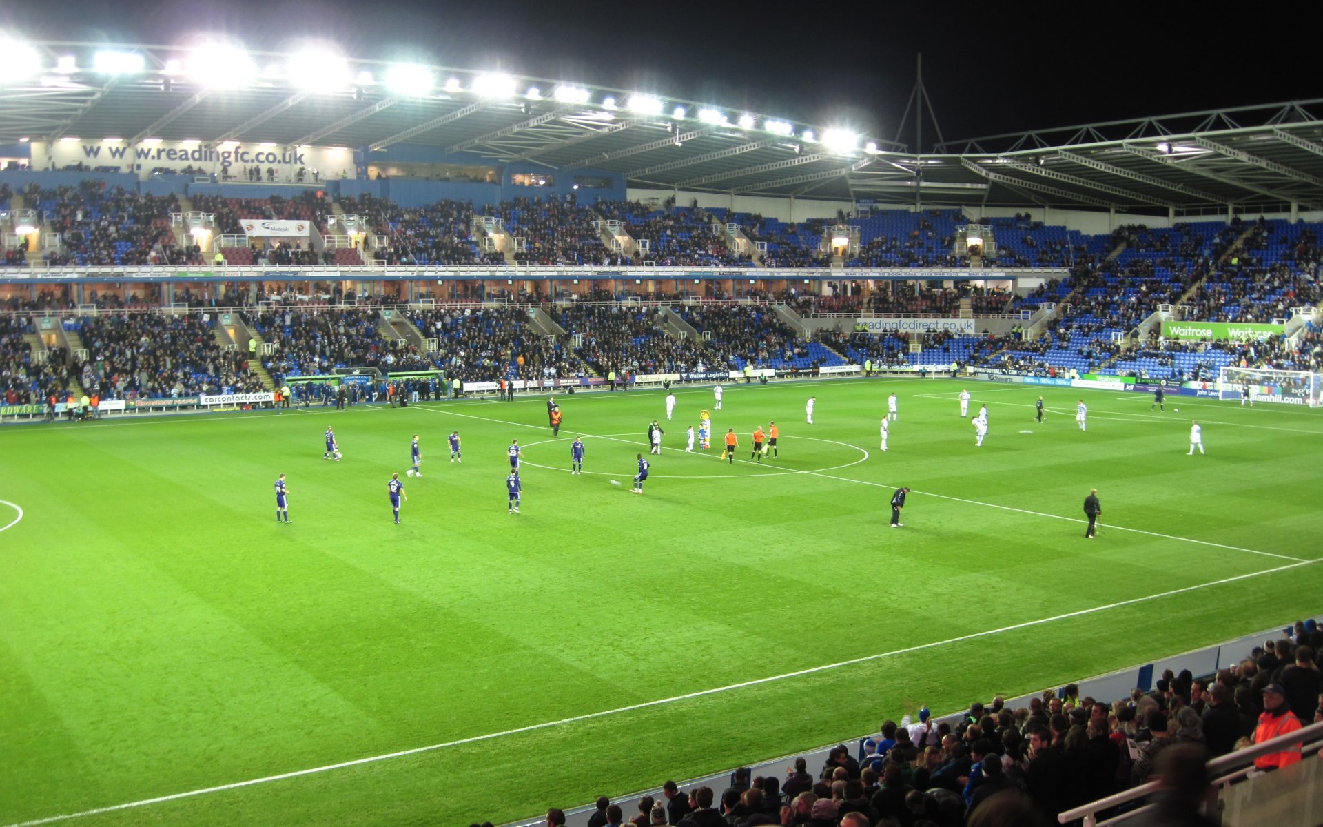 1920x1200 Reading F.C. (Football Club) of the Barclay's Premier League