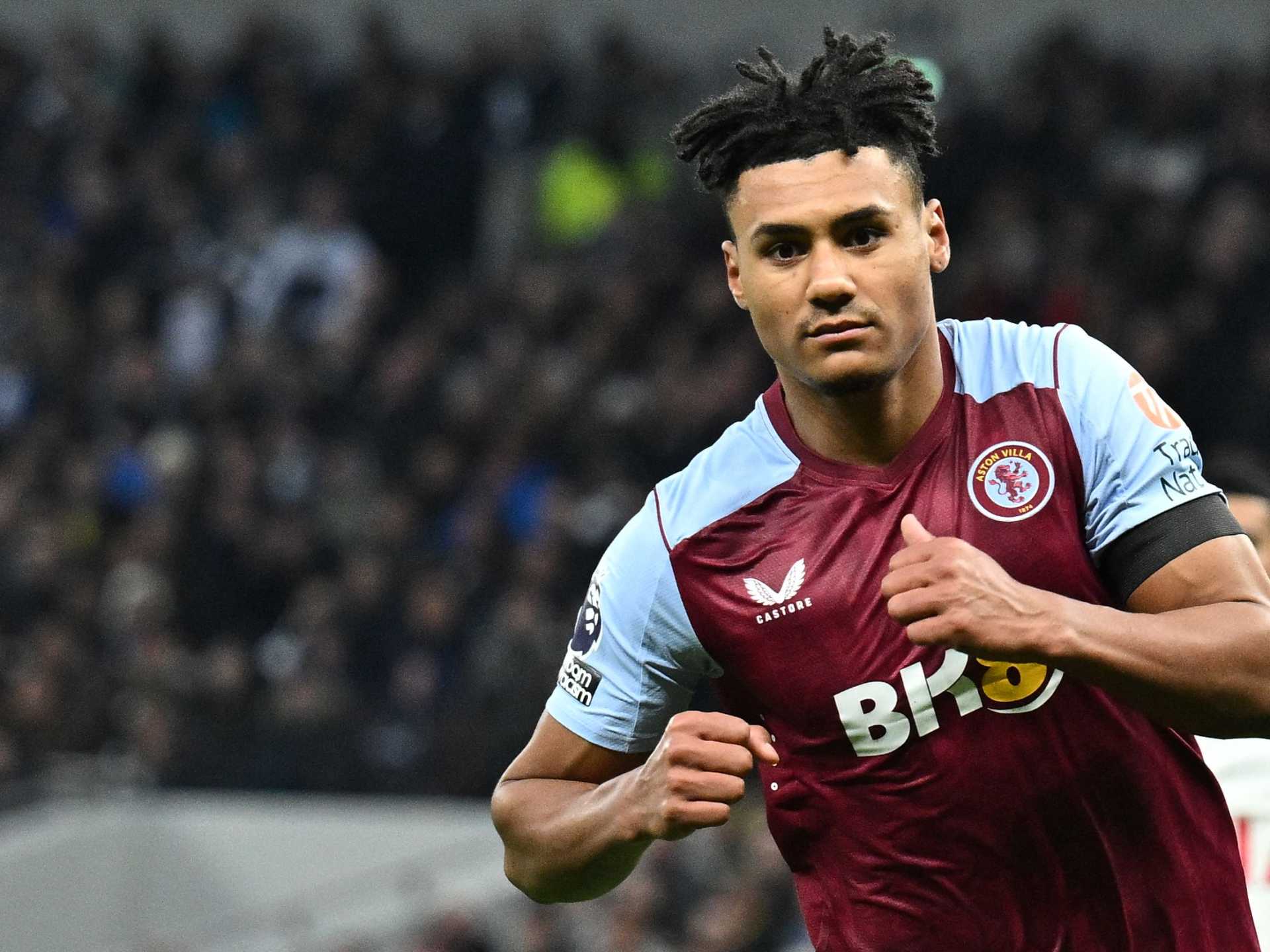 1920x1440 I'm an Arsenal fan who played against Thierry Henry and this is what it will feel like for Aston Villa star Ollie Watkins